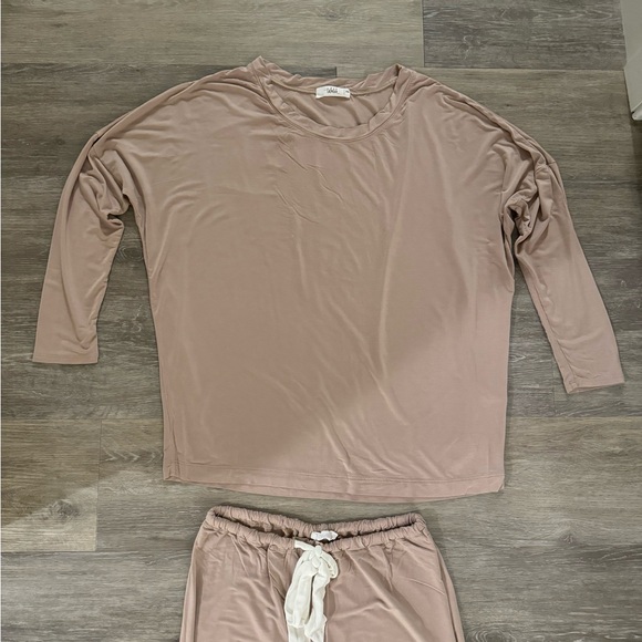 Lounge Set - Picture 5 of 5